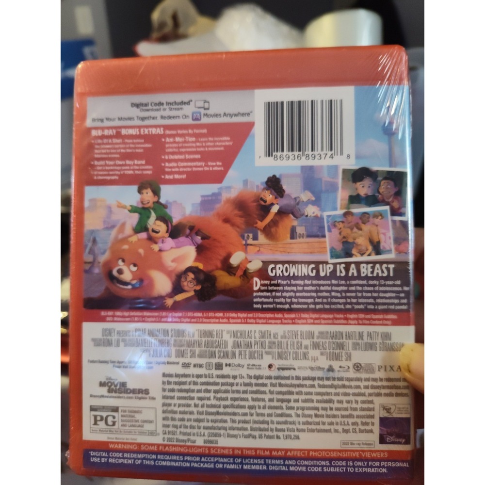 Turning Red [Blu-ray + DVD + Digital Code] DVD - BRAND NEW SEALED! - Picture 2 of 2